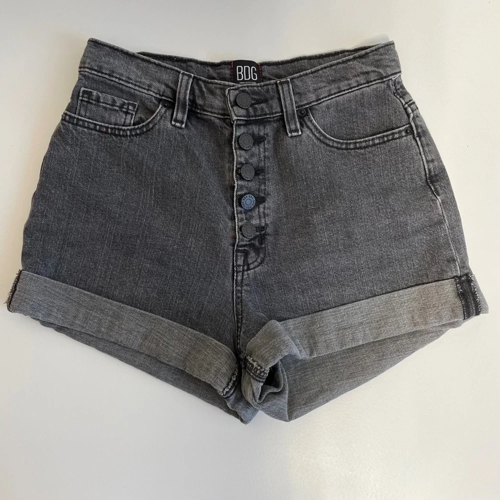 BDG Urban Outfitters Mom High Rise Denim Shorts Black‎ Button Fly Size 26
